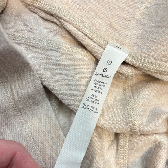 Lululemon Athletica Cream Track Pants with Elastic Waistband and Tapered Legs - Picture 3 of 3